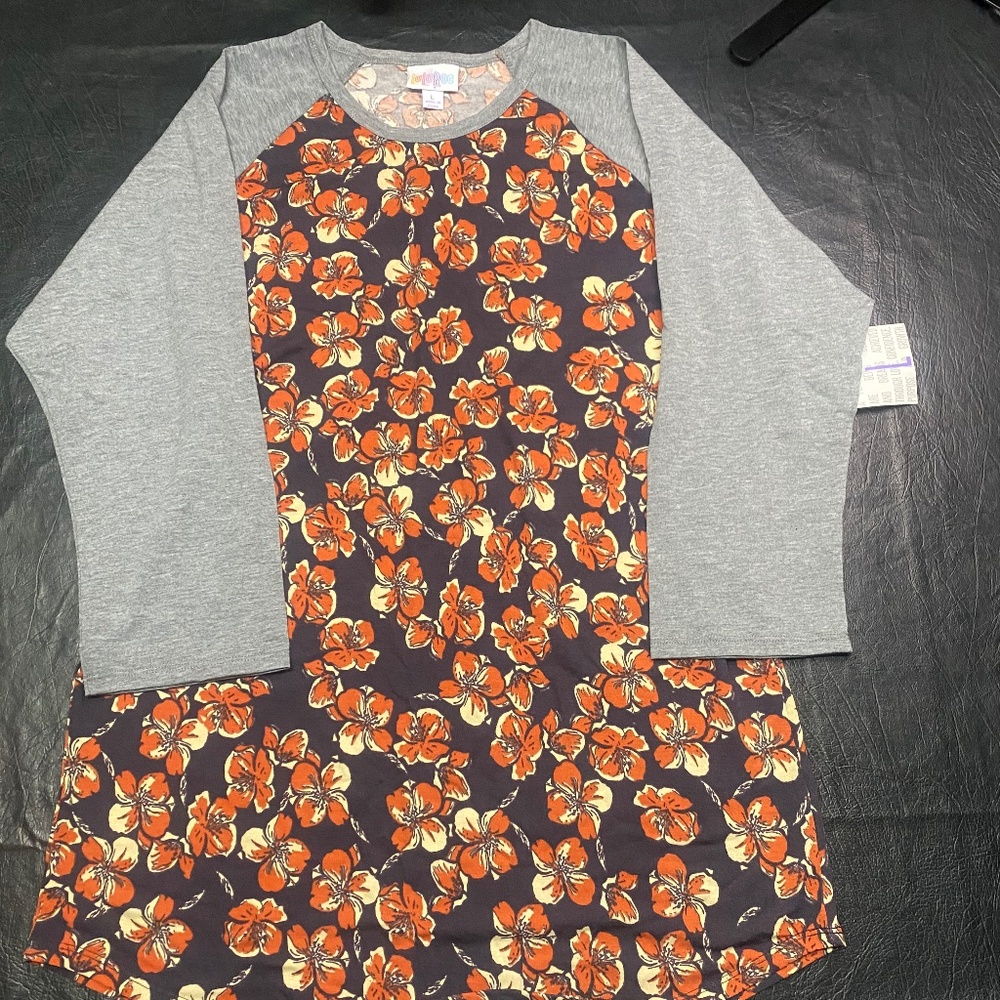 LulaRoe Randy Top - Picture 3 of 6